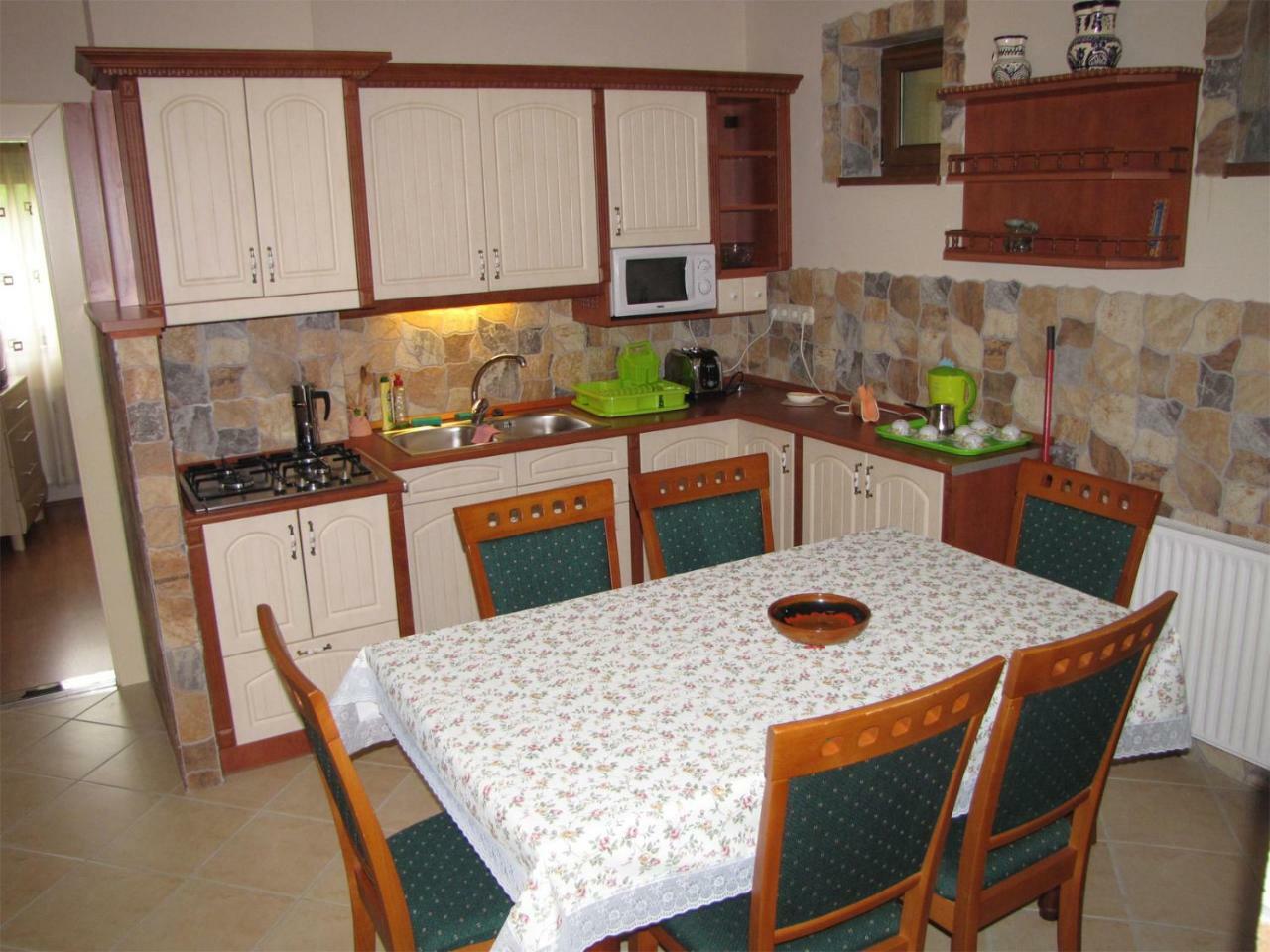 Szegfu Apartman Hajduszoboszlo Exterior foto