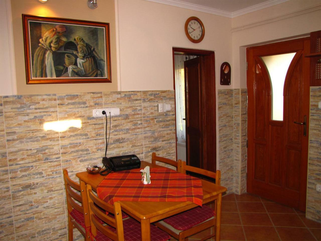 Szegfu Apartman Hajduszoboszlo Exterior foto