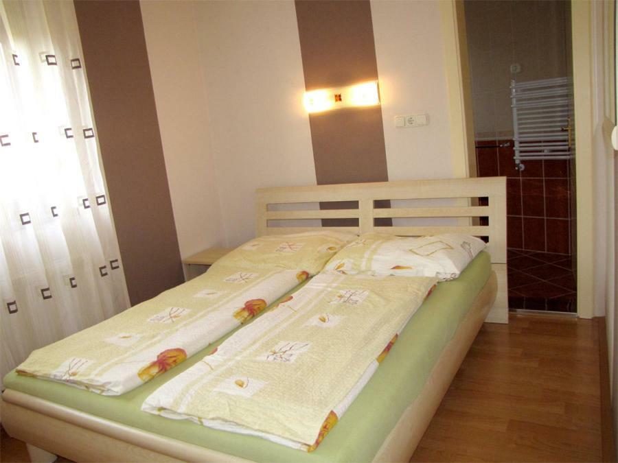 Szegfu Apartman Hajduszoboszlo Exterior foto