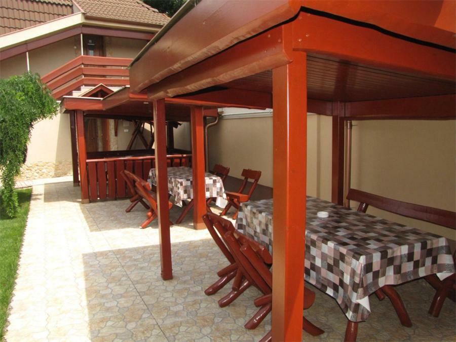 Szegfu Apartman Hajduszoboszlo Exterior foto