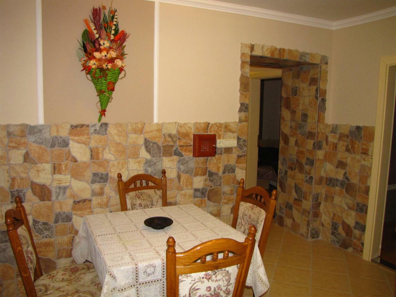 Szegfu Apartman Hajduszoboszlo Exterior foto